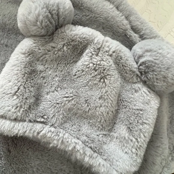 Cozy Gray Kids Blanket, Hat and Booties Gift Set - Picture 2 of 4